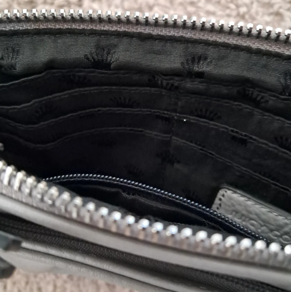 JUICY COUTURE GRAY RUCHED MINI WRISTLET CLUTCH BAG Wallet Purse